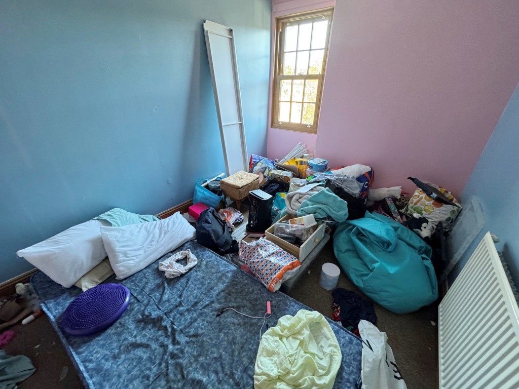 Lot: 36 - FREEHOLD COMMERCIAL AND RESIDENTIAL INVESTMENT - Maisonette - bedroom 2
